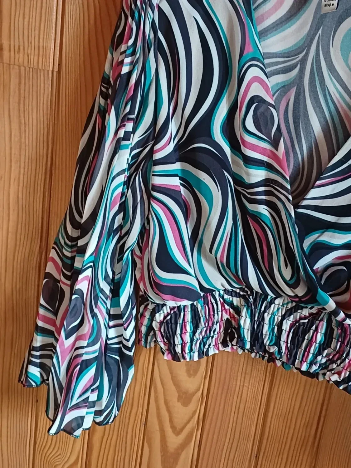 Italian style smocked fluid top – photo 5